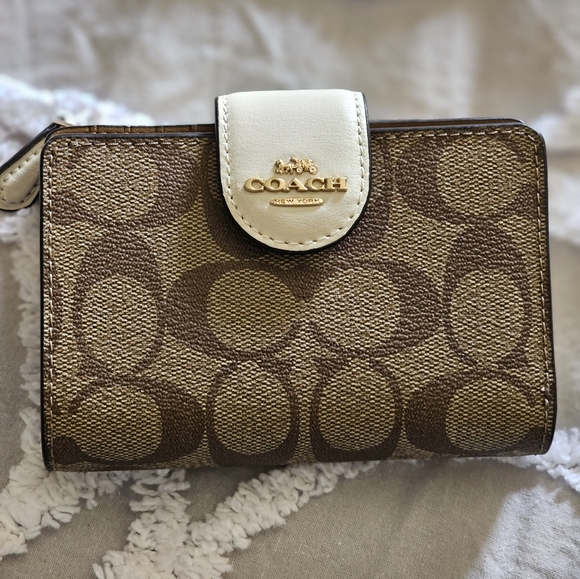 Coach Signature Tote & Wallet NEW!! - Picture 6 of 7